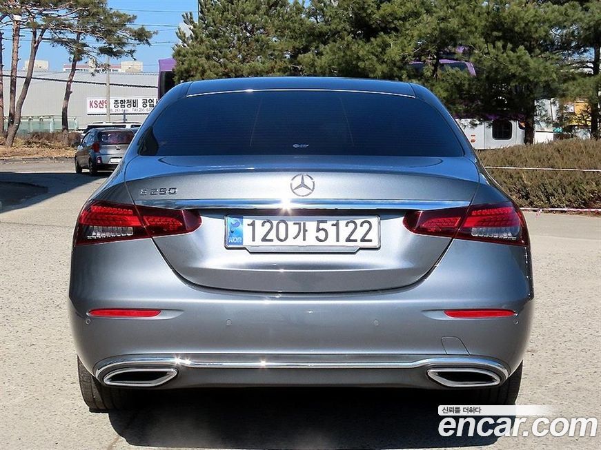 Mercedes-Benz E-Class 2021