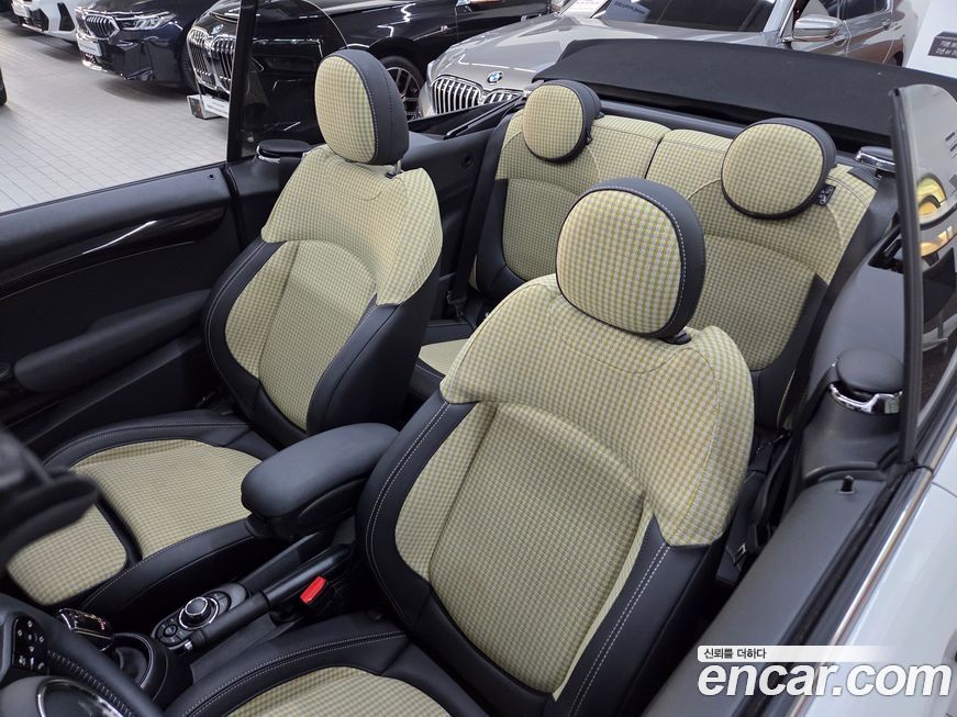 Mini Cooper Convertible 2024