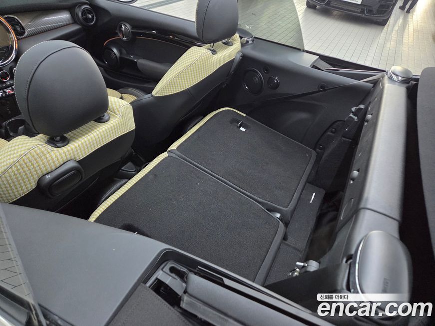 Mini Cooper Convertible 2024