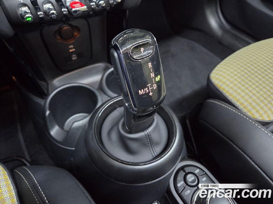 Mini Cooper Convertible 2024