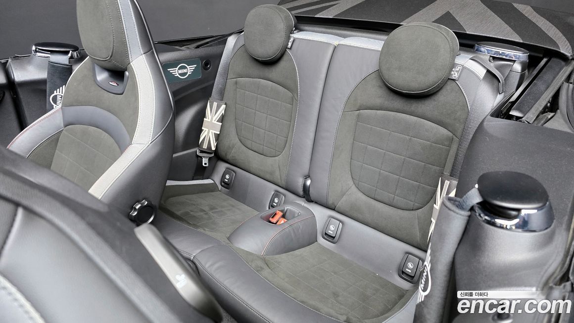 Mini Cooper Convertible 2023