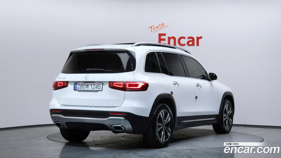 Mercedes-Benz GLB-Class 2021