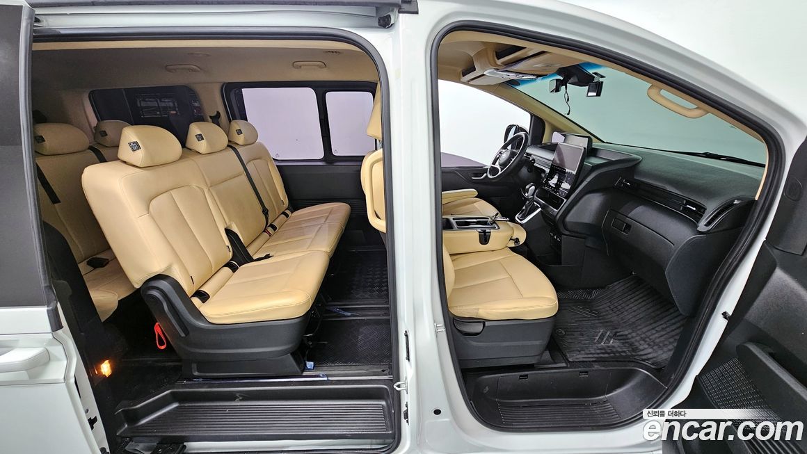 Hyundai Staria 2023