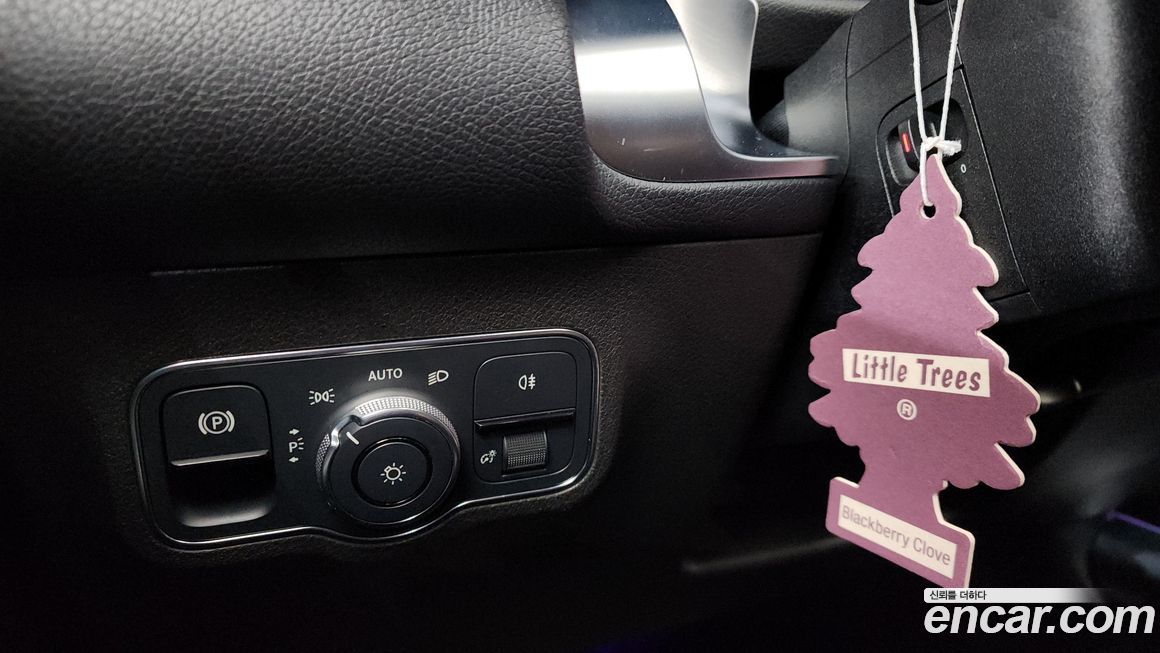 Mercedes-Benz GLB-Class 2021