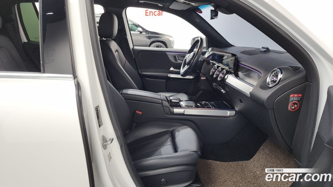 Mercedes-Benz GLB-Class 2021