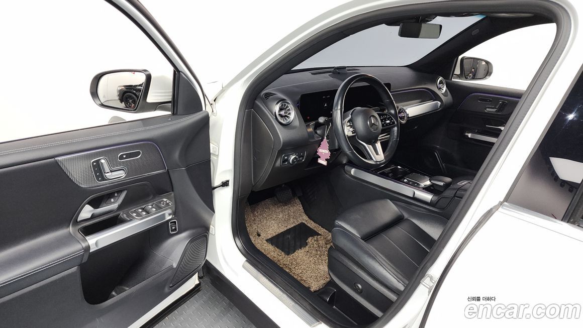 Mercedes-Benz GLB-Class 2021