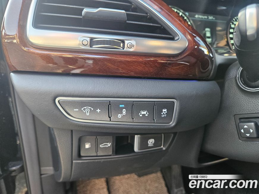 Genesis EQ900 2016