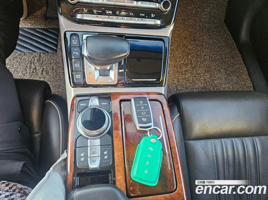 Genesis EQ900 2016