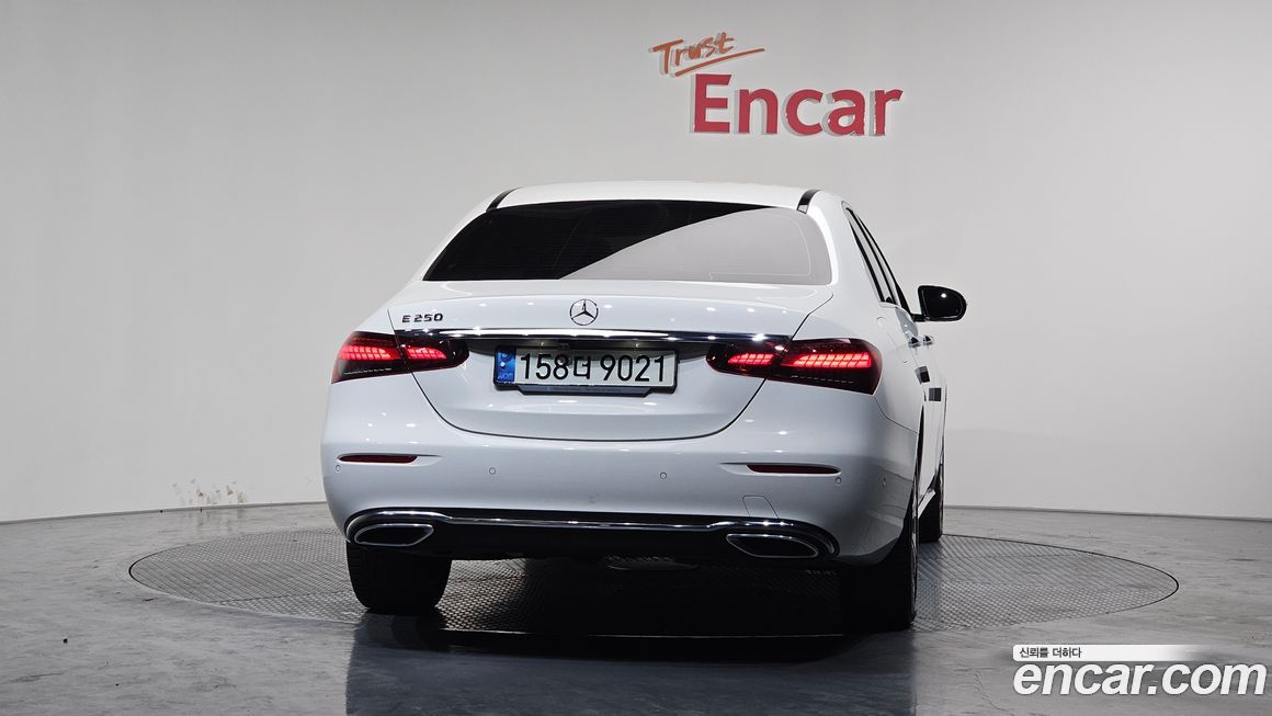 Mercedes-Benz E-Class 2021