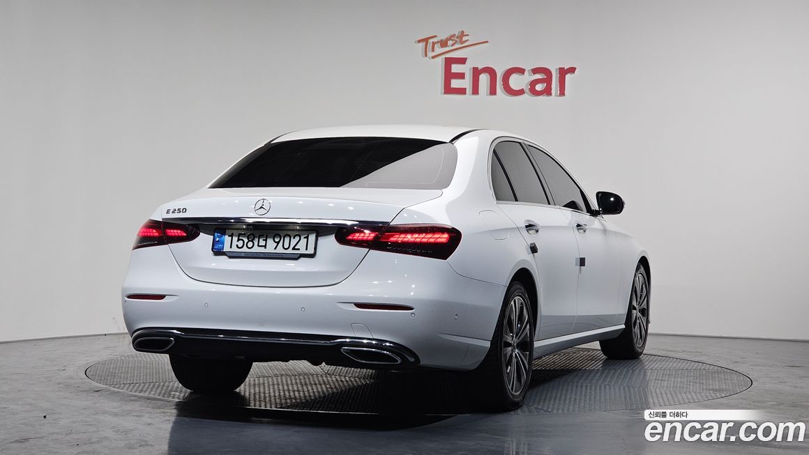 Mercedes-Benz E-Class 2021