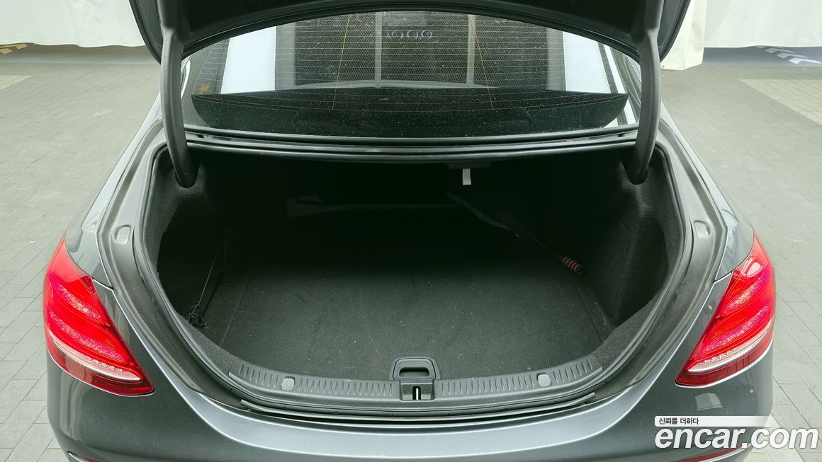 Mercedes-Benz E-Class 2018