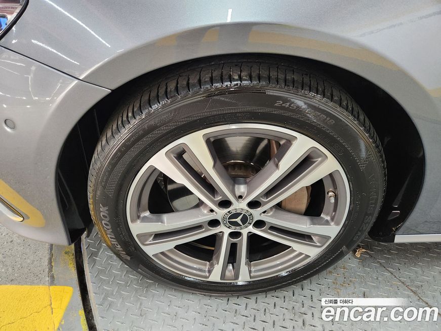 Mercedes-Benz E-Class 2021