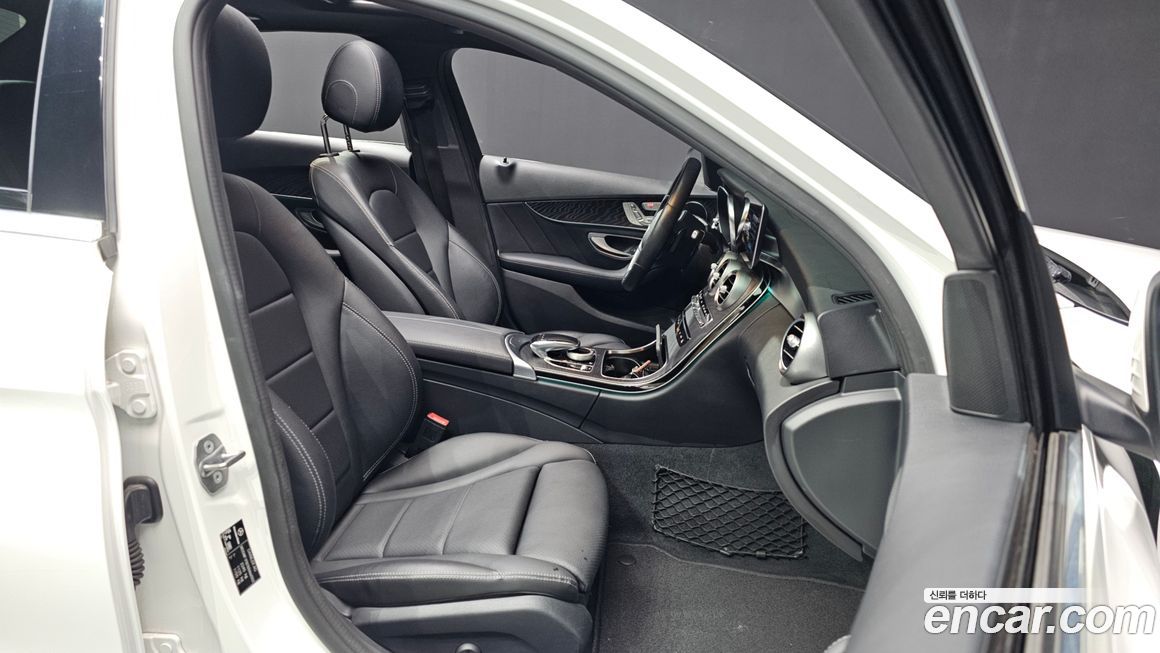 Mercedes-Benz C-Class 2019