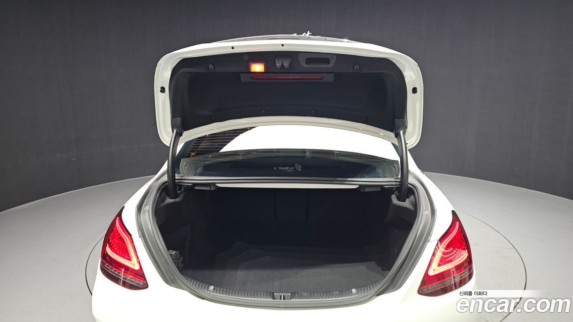 Mercedes-Benz C-Class 2019