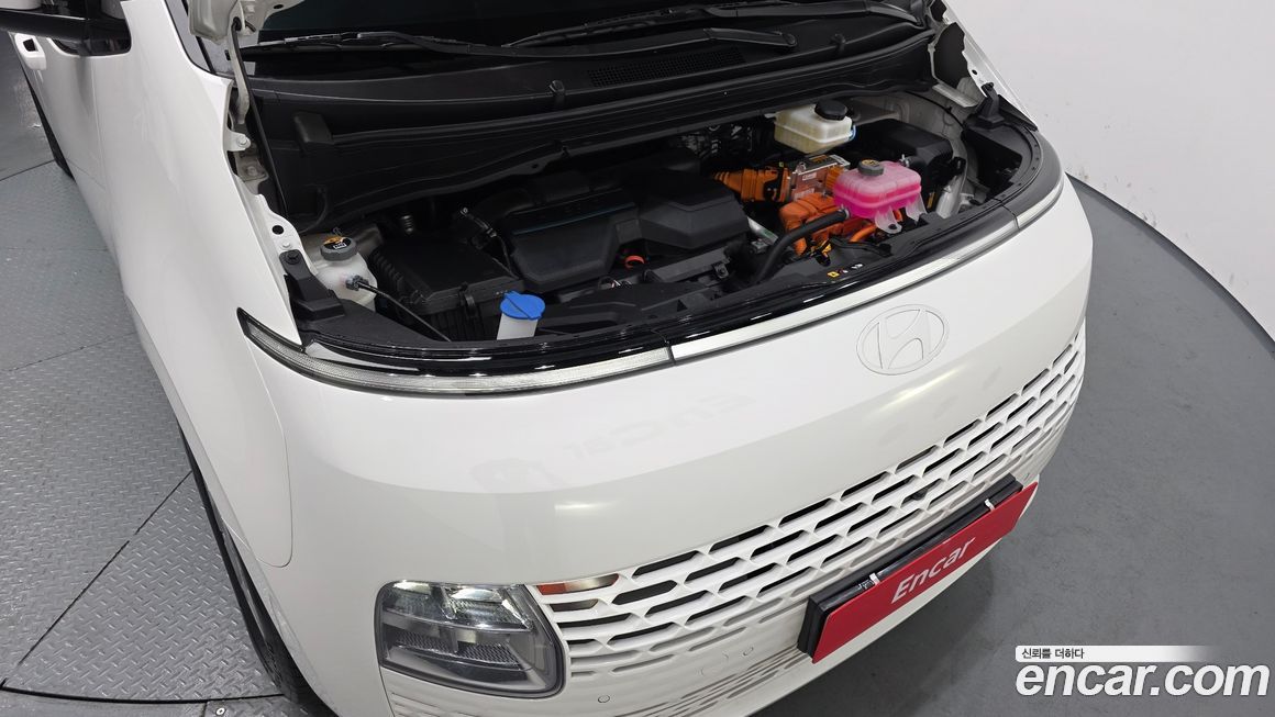 Hyundai Staria 2025