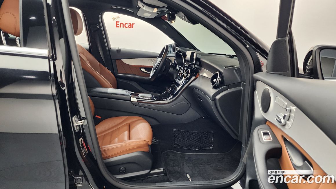 Mercedes-Benz GLC-Class 2020