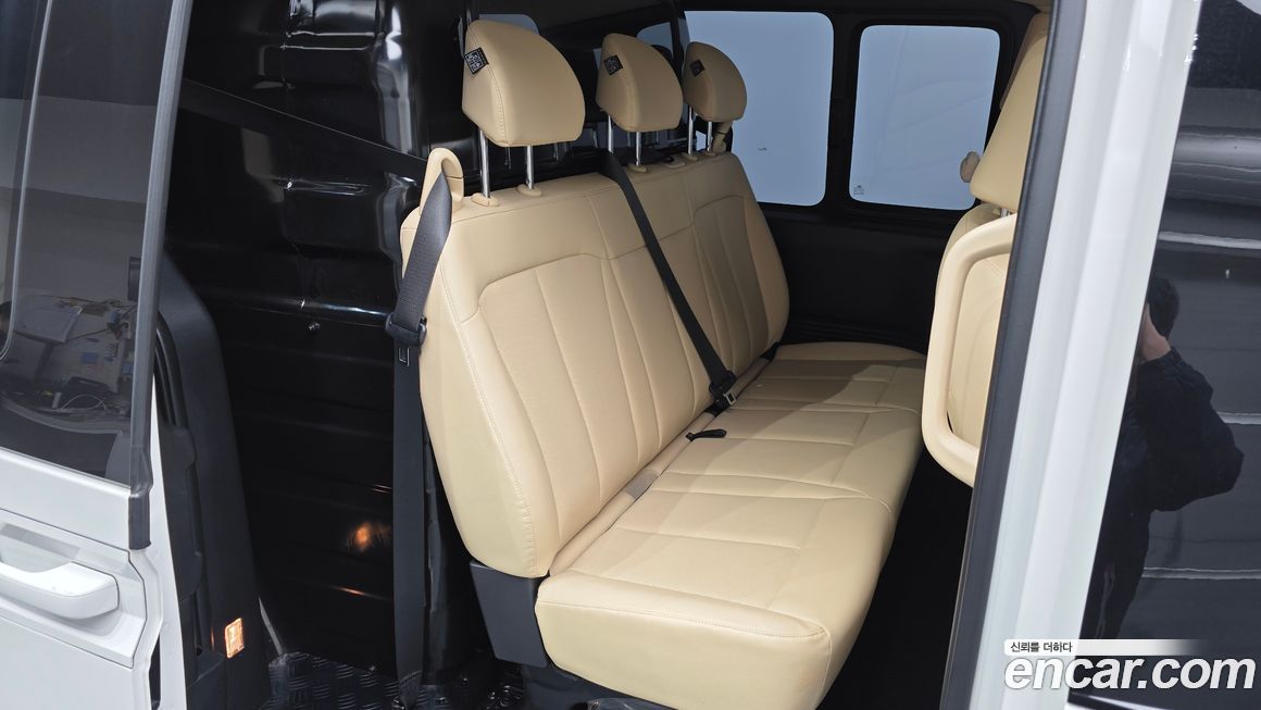 Hyundai Staria 2025