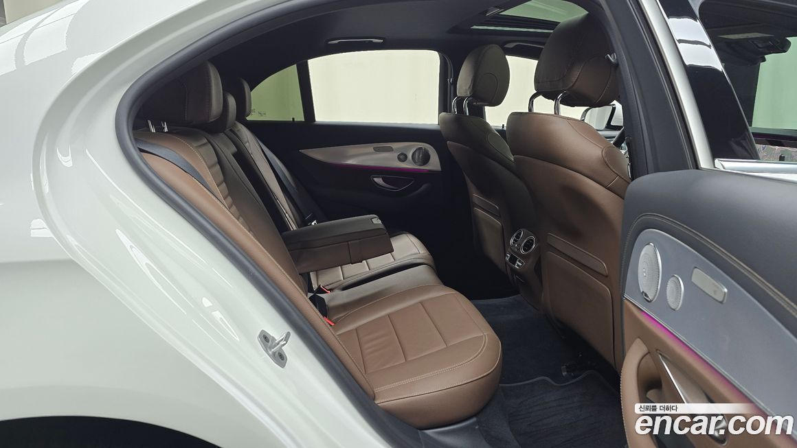 Mercedes-Benz E-Class 2021