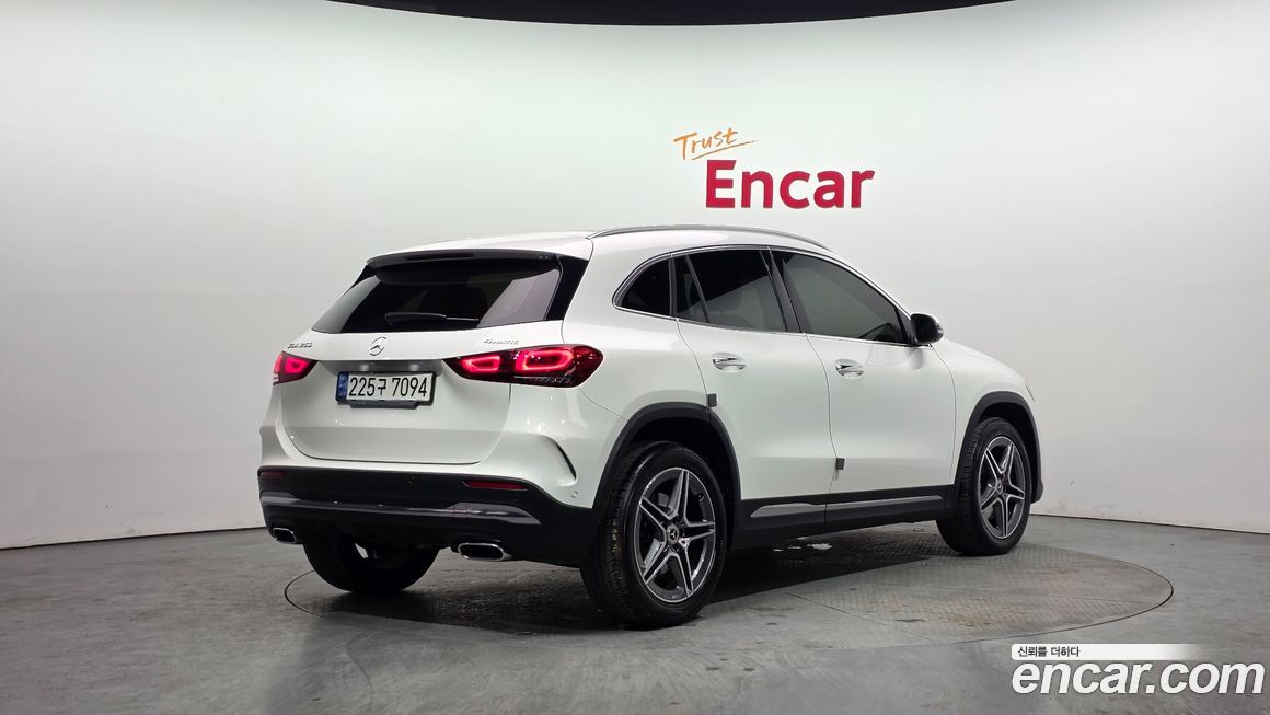 Mercedes-Benz GLA-Class 2021