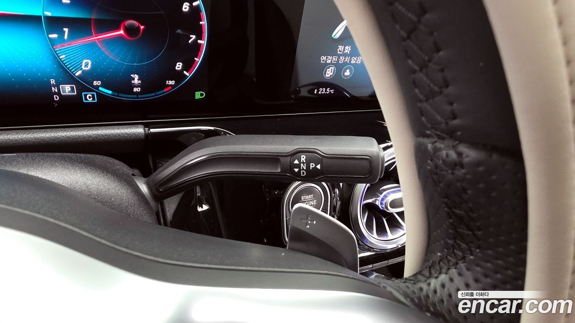 Mercedes-Benz GLA-Class 2021