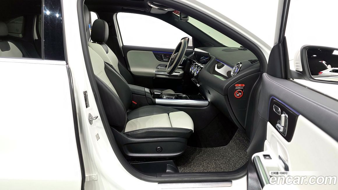 Mercedes-Benz GLA-Class 2021