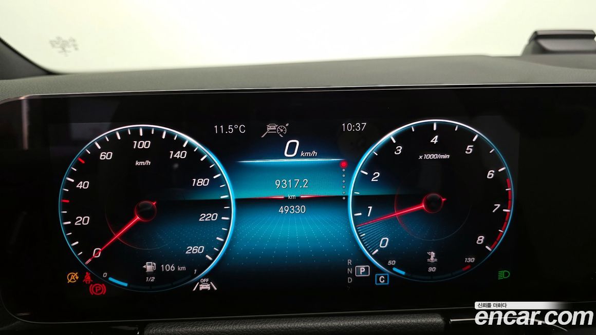 Mercedes-Benz GLA-Class 2021