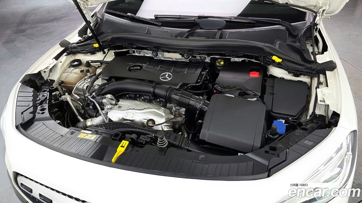 Mercedes-Benz GLA-Class 2021