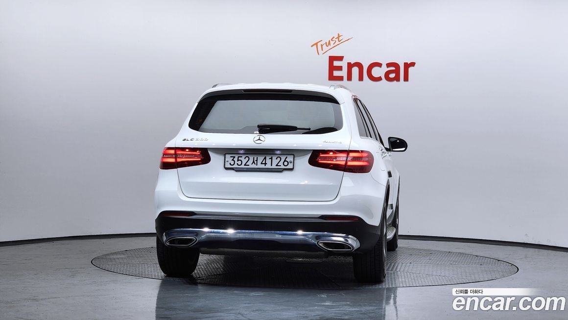 Mercedes-Benz GLC-Class 2019