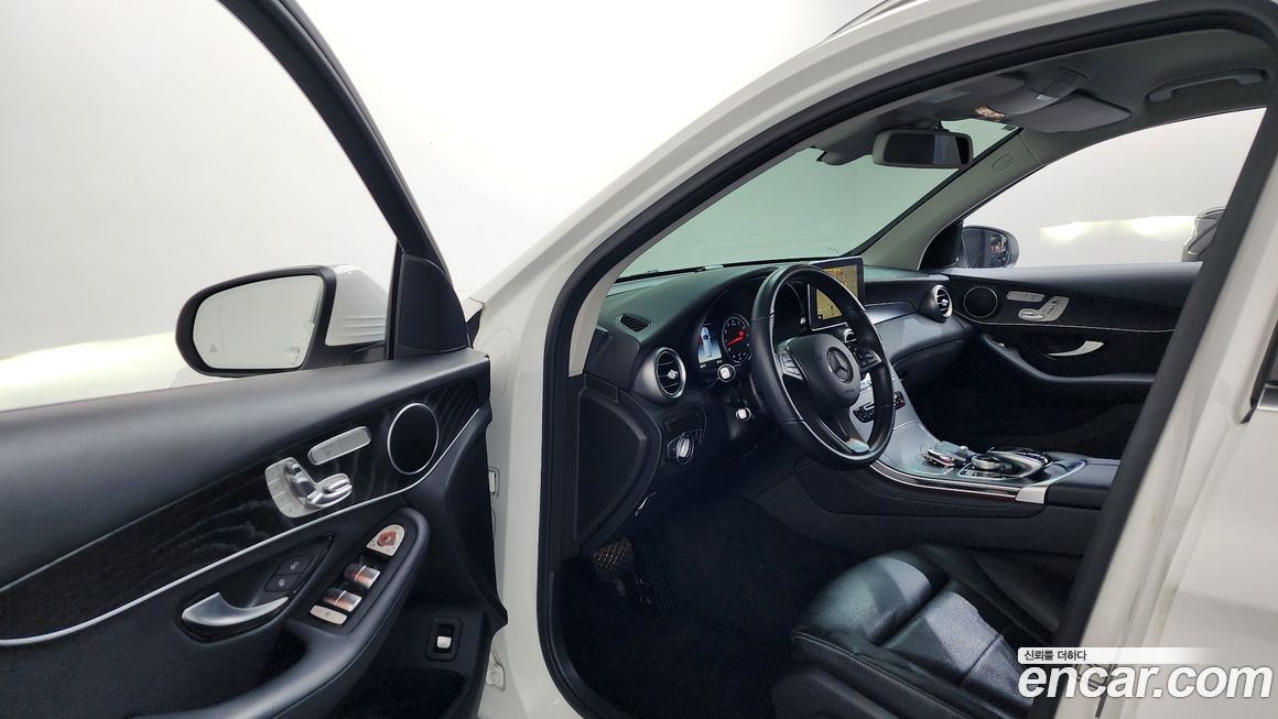 Mercedes-Benz GLC-Class 2019