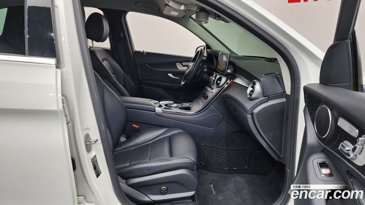 Mercedes-Benz GLC-Class 2019