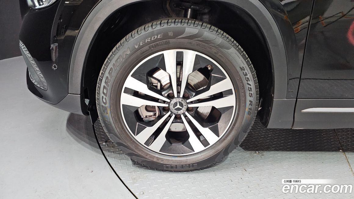 Mercedes-Benz GLA-Class 2021