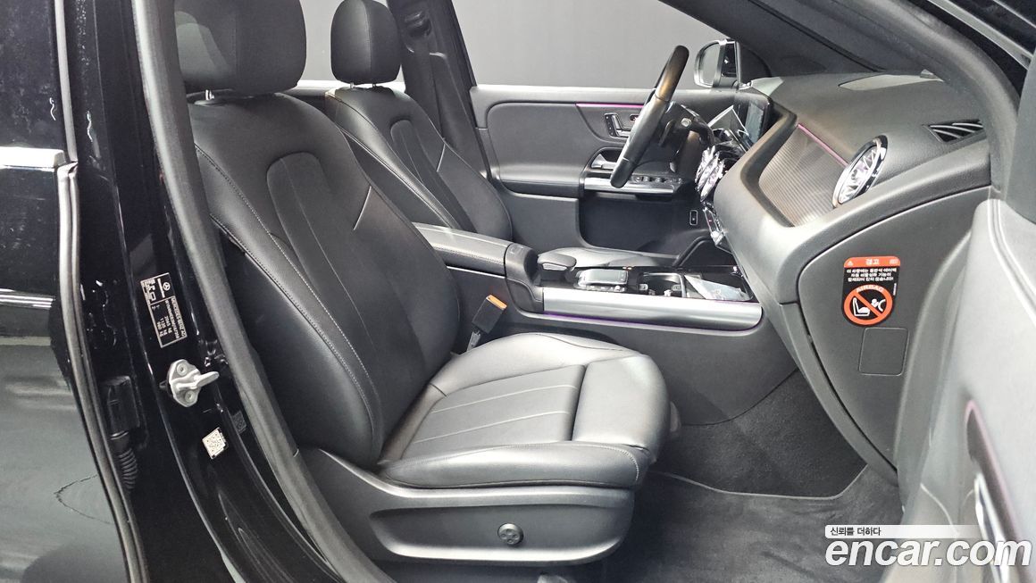 Mercedes-Benz GLA-Class 2021