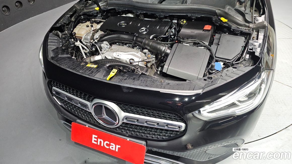 Mercedes-Benz GLA-Class 2021