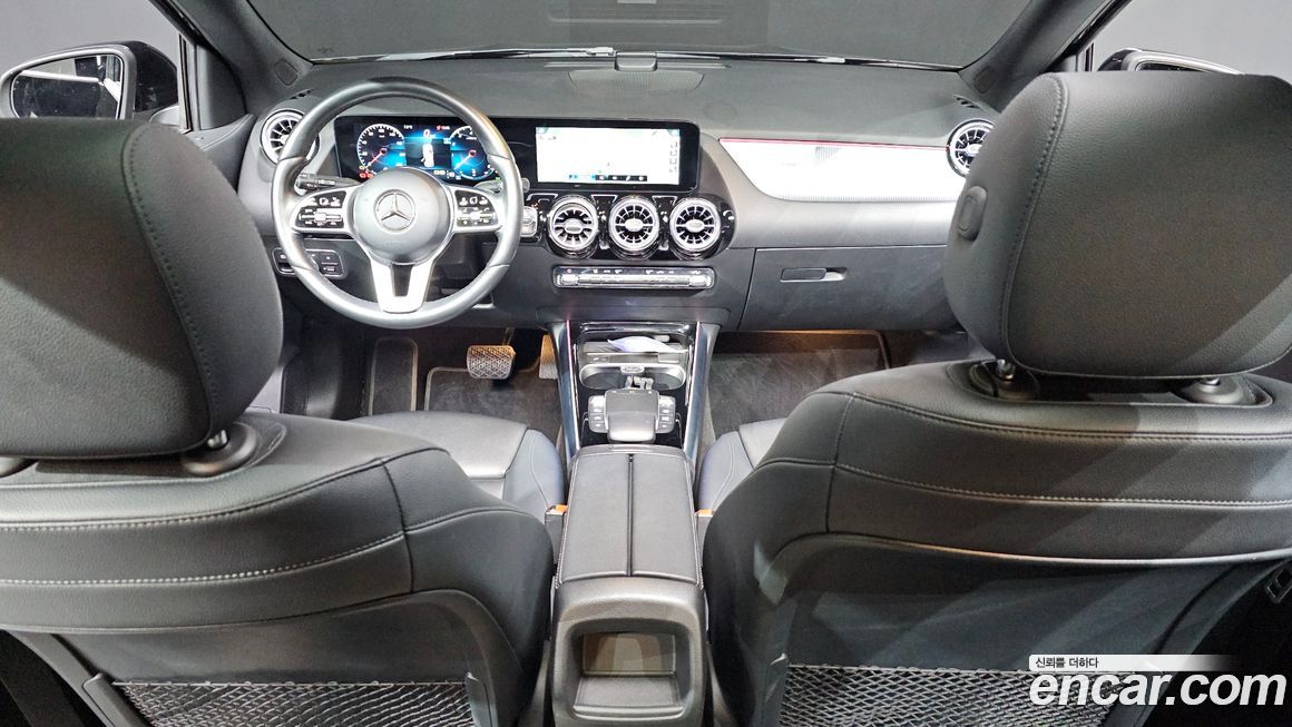 Mercedes-Benz GLA-Class 2021