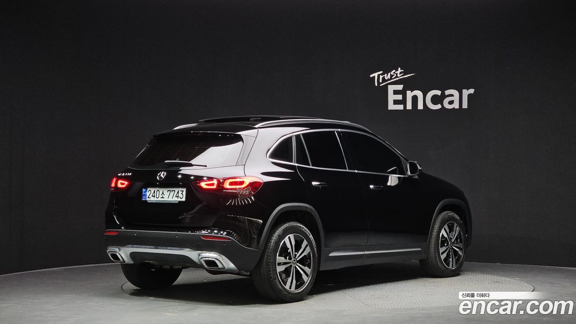 Mercedes-Benz GLA-Class 2021