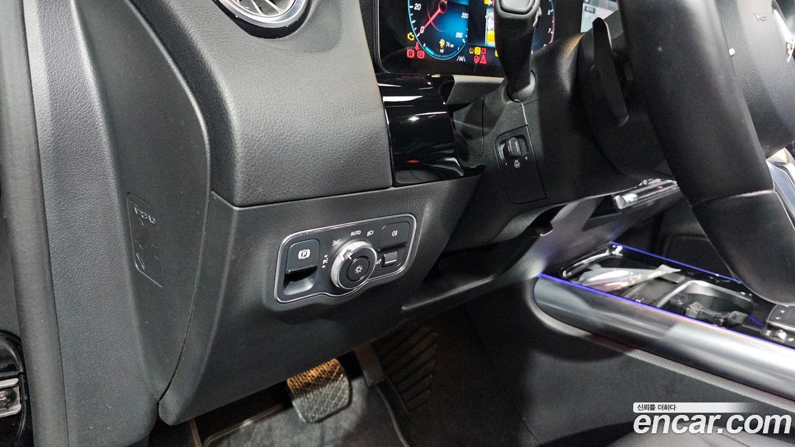 Mercedes-Benz GLA-Class 2021