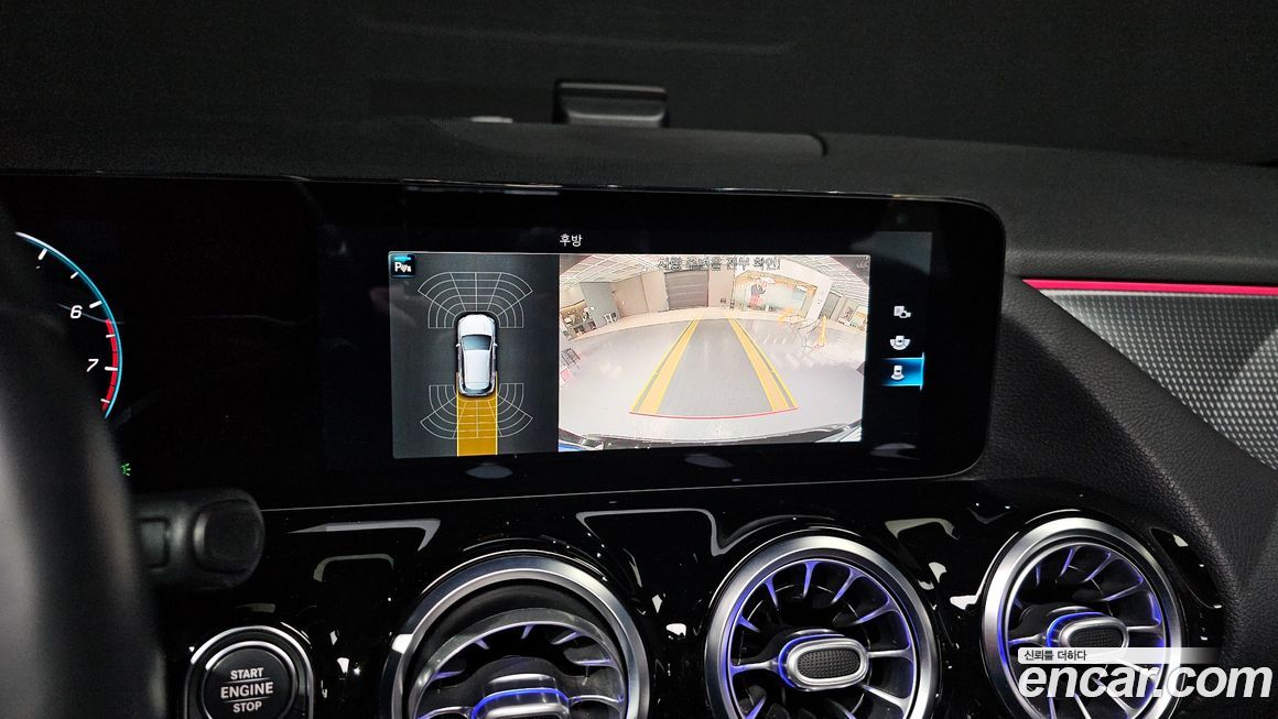 Mercedes-Benz GLA-Class 2021