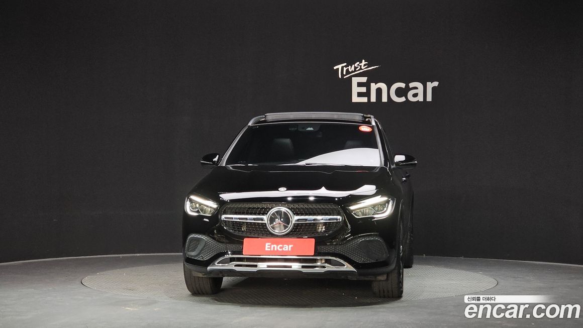 Mercedes-Benz GLA-Class 2021