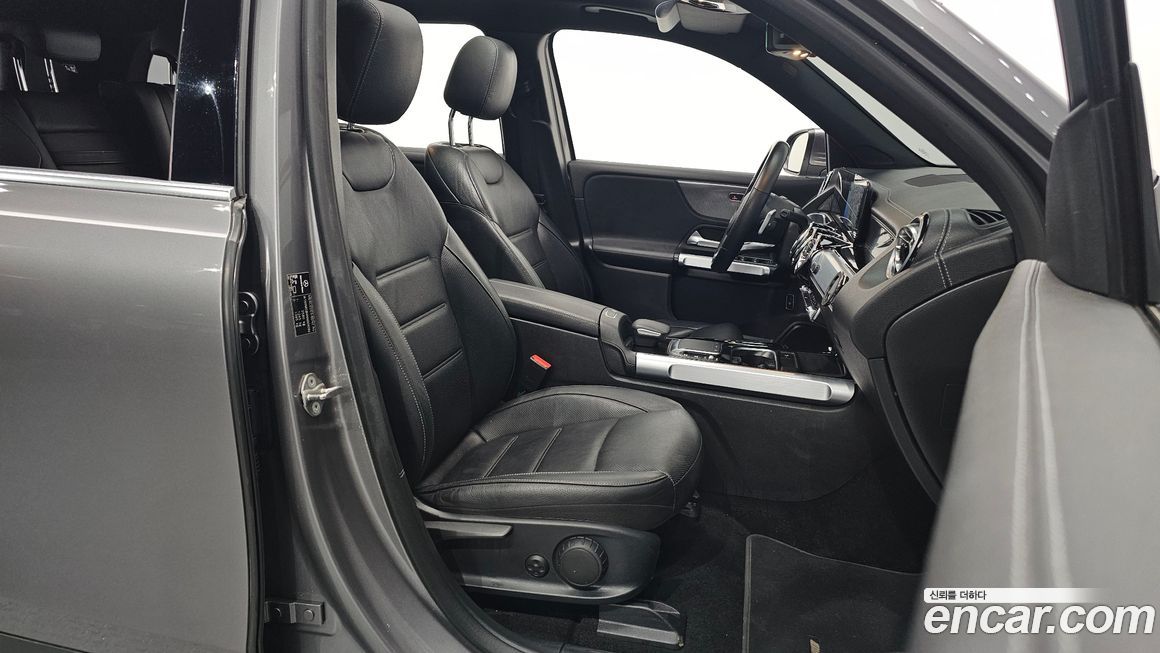 Mercedes-Benz EQB 2022