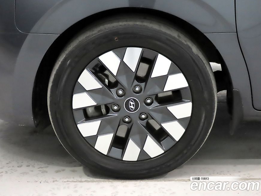 Hyundai Staria 2022