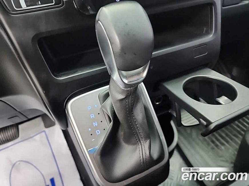 Hyundai Staria 2025