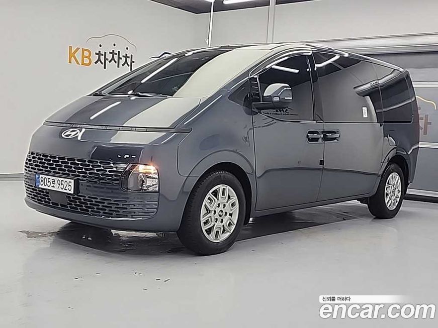 Hyundai Staria 2025