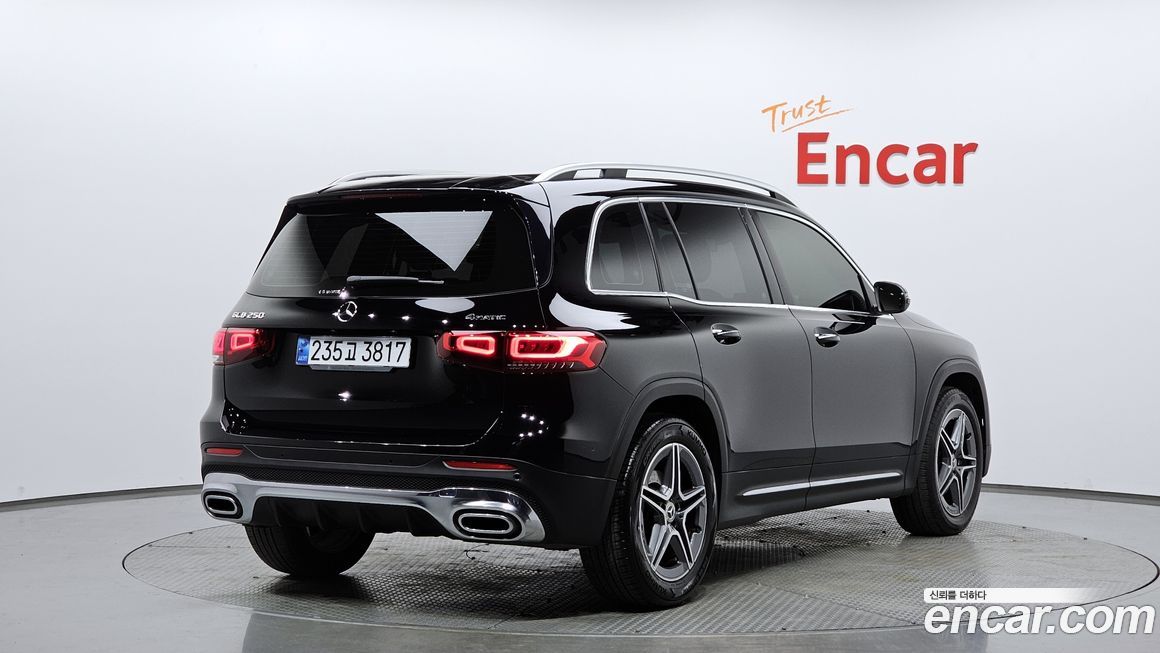 Mercedes-Benz GLB-Class 2021