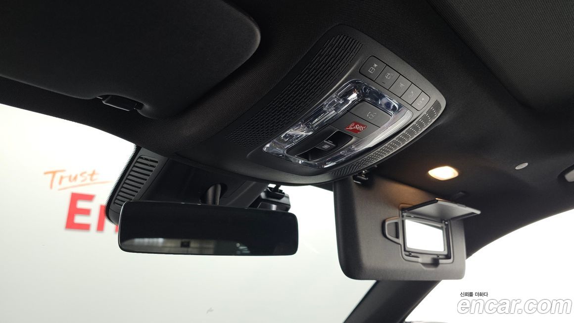 Mercedes-Benz GLB-Class 2021