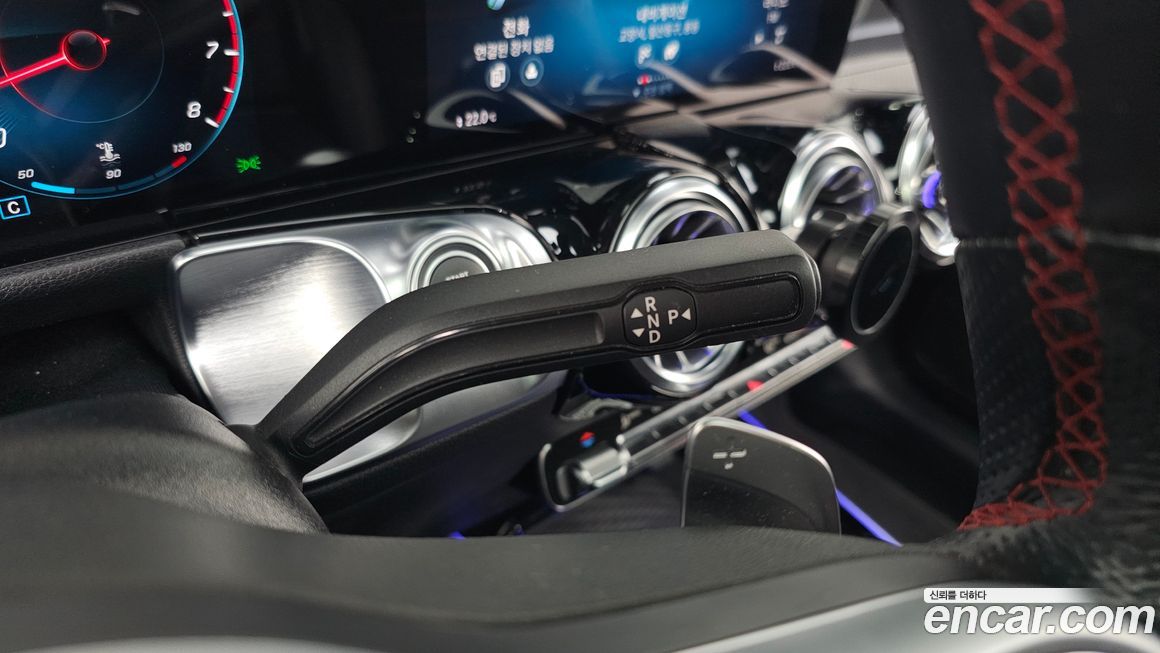 Mercedes-Benz GLB-Class 2021