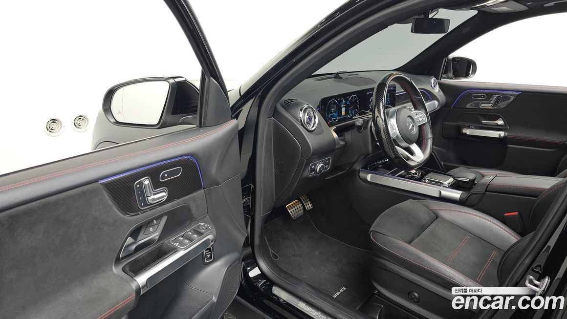 Mercedes-Benz GLB-Class 2021