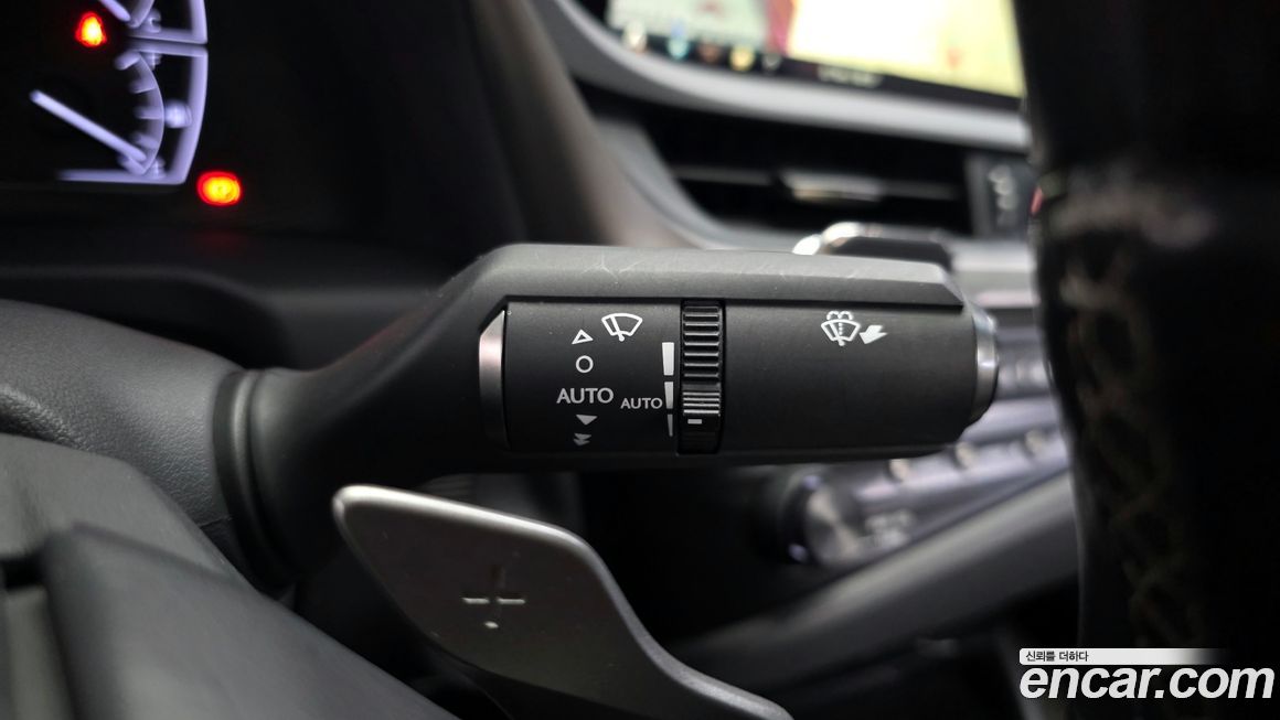 Lexus ES 2019