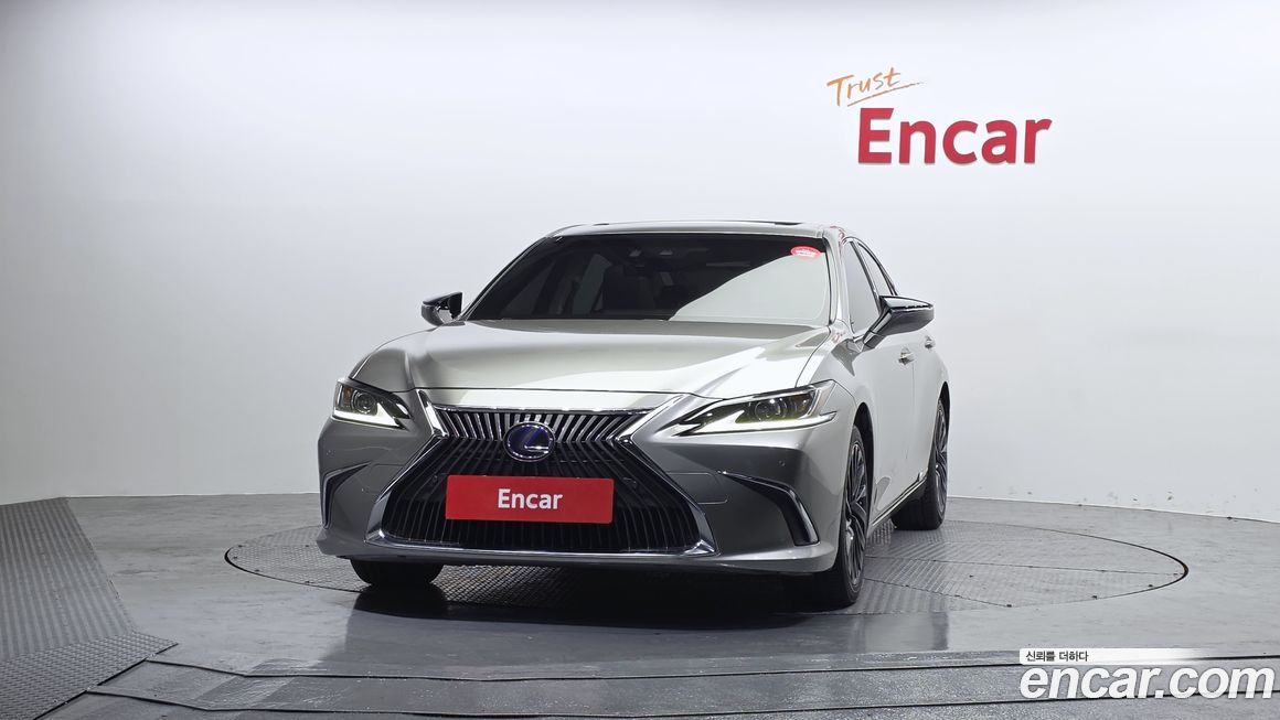 Lexus ES 2019