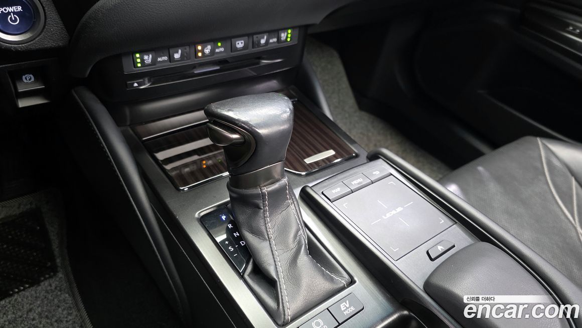 Lexus ES 2019