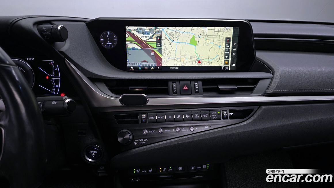 Lexus ES 2019